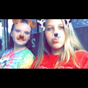 Meet your Posher, Elyssa